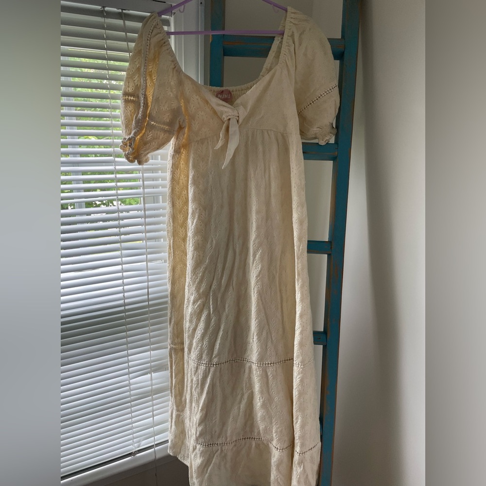 Show me your mumu cream maxi dress!